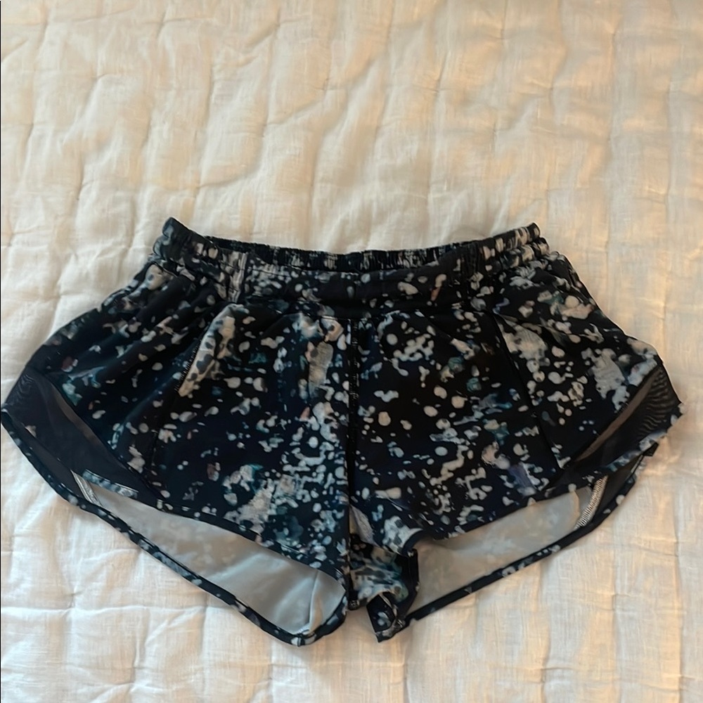 Lululemon Hotty Hot 2.5”